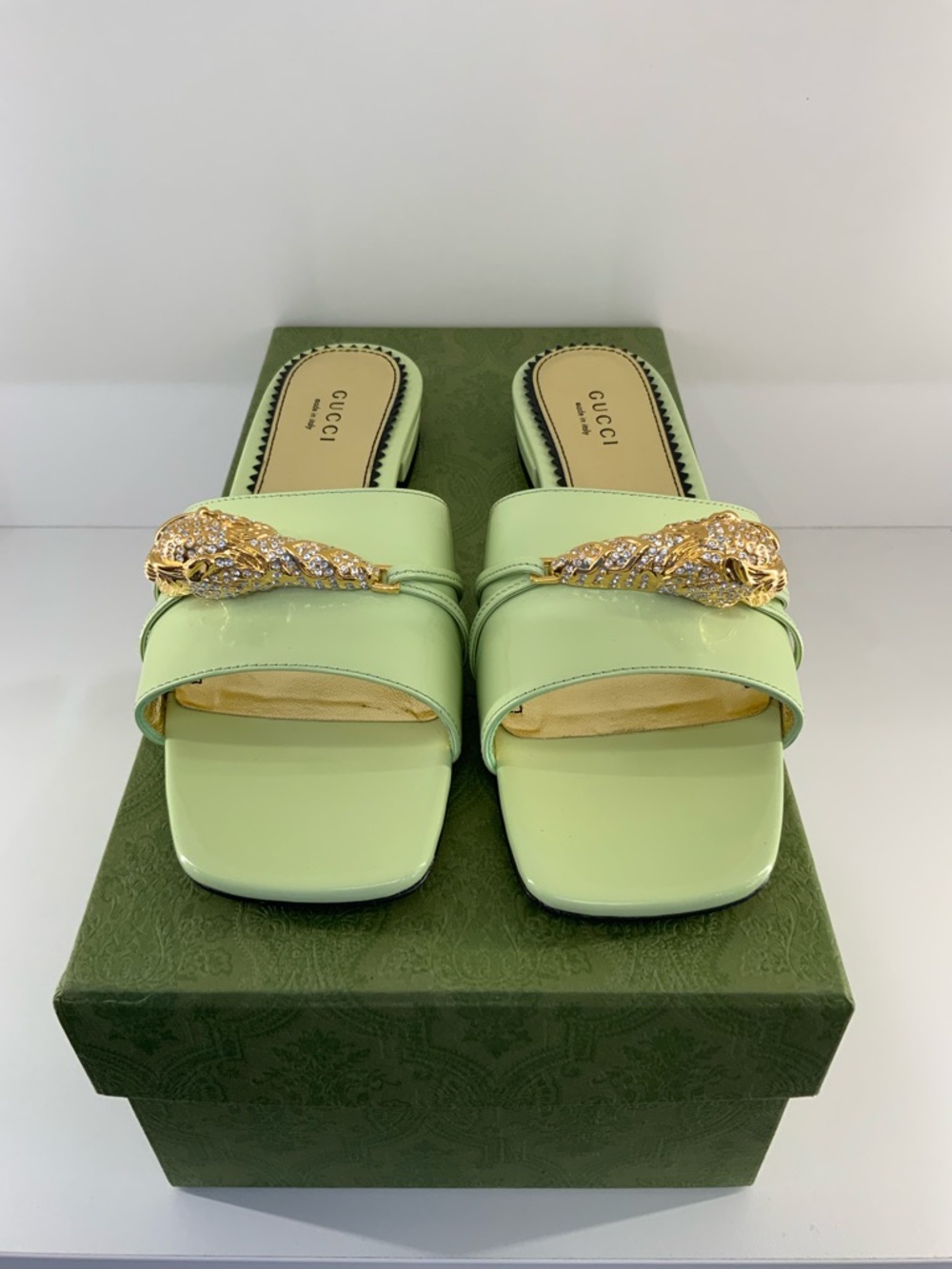 Pre Owned Gucci Sz 6.5 Mint Green Patent Slide Mules with Gold Embellishment - Picture 3 of 8